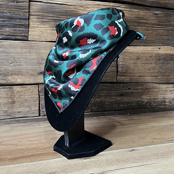 Pañuelo seda 50*50 cms animal print verde