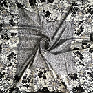 Pañuelo seda 90*90 cms floral negro y blanco