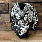 Pañuelo seda 90*90 cms floral negro y blanco