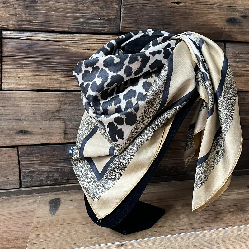 Pañuelo seda 90*90 cms leopardo print beige