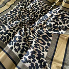 Pañuelo seda 90*90 cms leopardo print beige