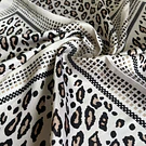 Pañuelo seda 70*70 cms mosaico crudo animal print