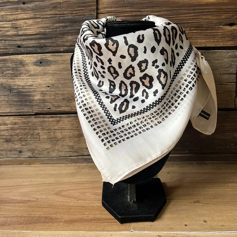 Pañuelo seda 70*70 cms mosaico crudo animal print