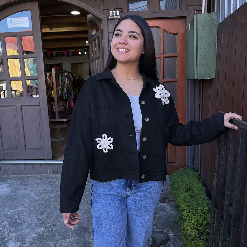 Chaqueta gamuza negro flor bordada 