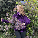 Poleron murcielago cuello velvet morado encaje brillo