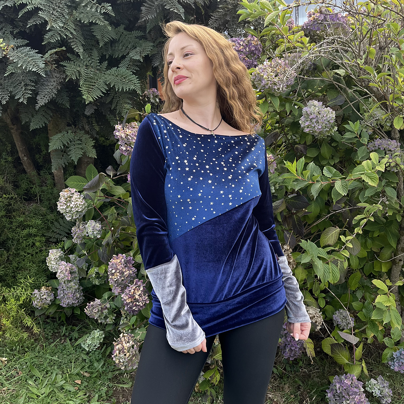 Poleron Mariela velvet azul espacial
