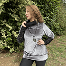 Poleron Alejandra velvet gris encaje negro plata