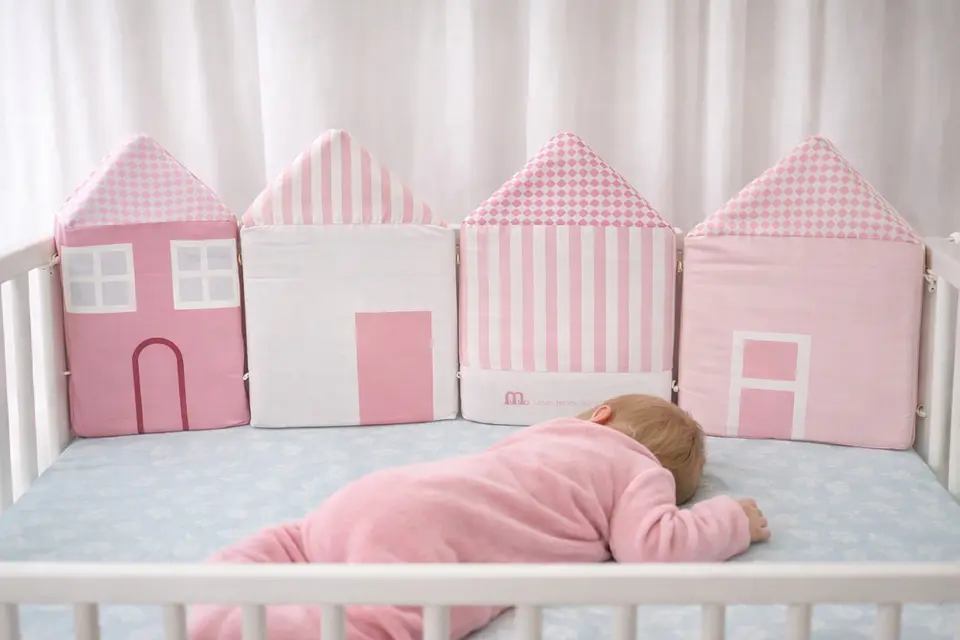 Protector de Cuna Decorativo Bemor – Diseño Suave y Seguro Niña 2