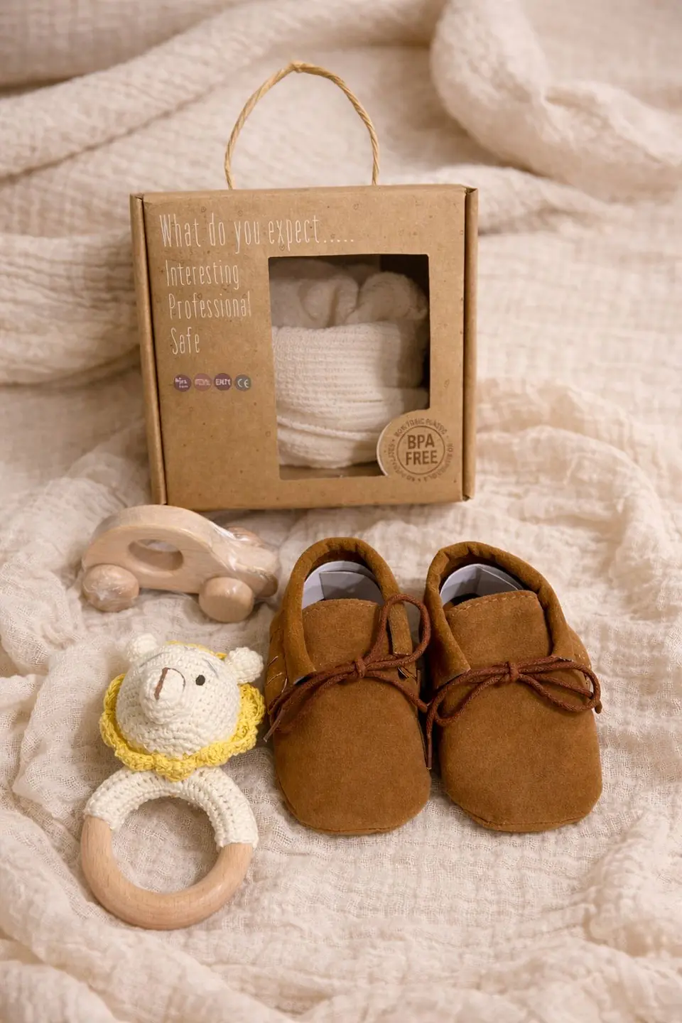 Kit Regalo Bebé Bemor – Zapatos & Juguetes de Madera 2