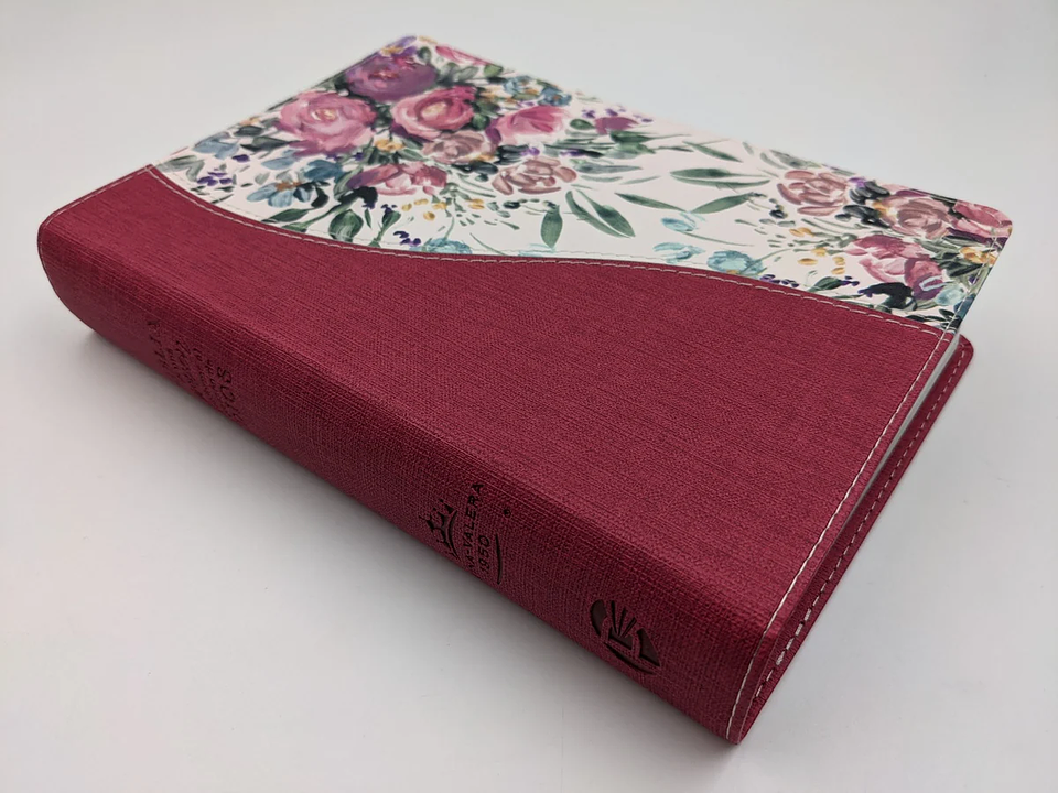 Biblia de una joven conforme al corazón de Dios RVR60 – Lujo Floral 5