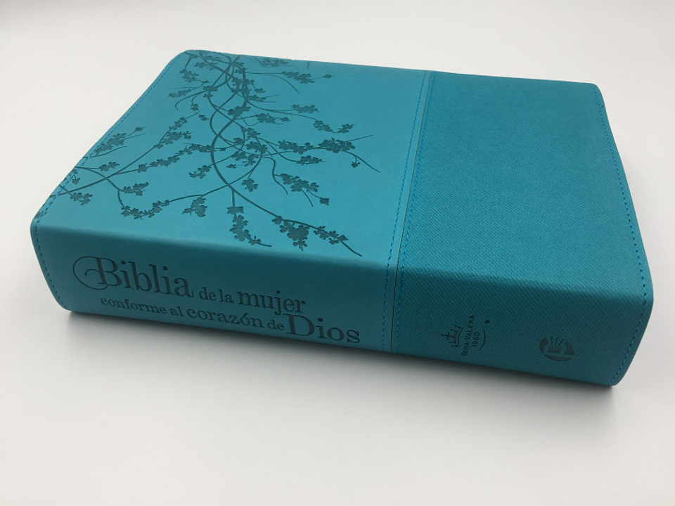 Biblia devocional de la mujer conforme al corazón de Dios: Aqua RVR 1960 3