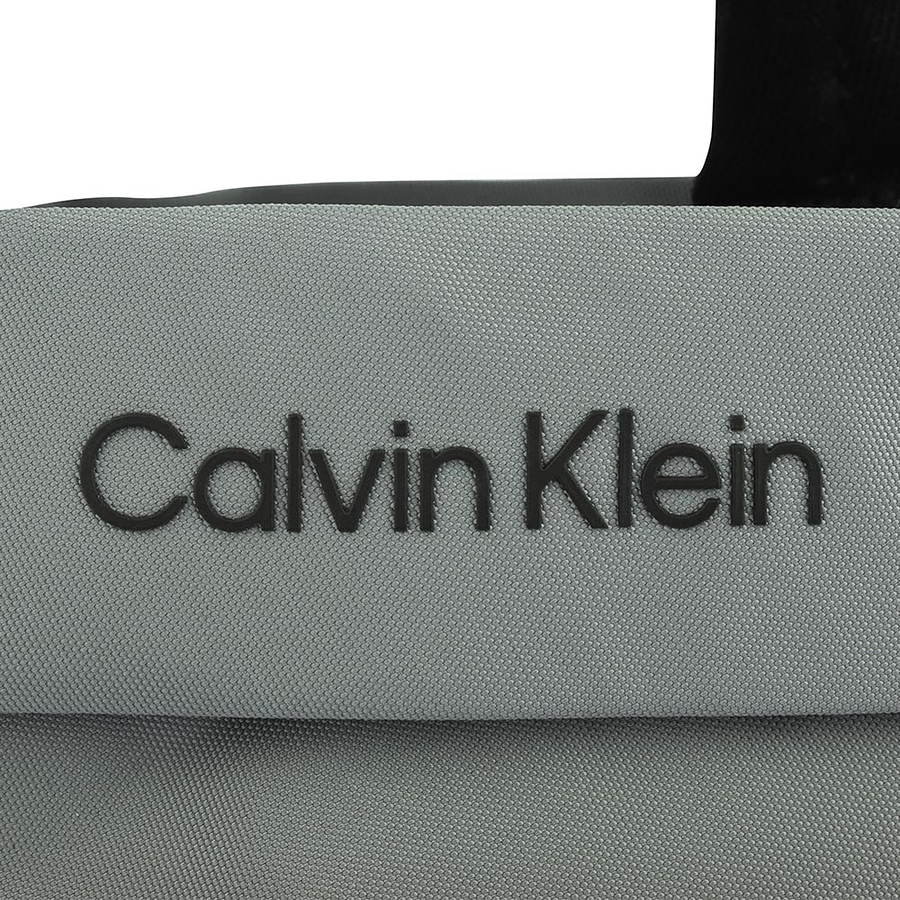 Bolso Nylon Everyday Essential SM Calvin Klein 36090305-030