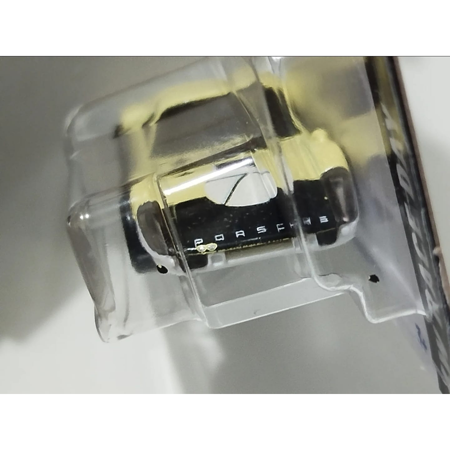 Hot Wheels - 2025 HW Race Day 3/10 Porsche 904 Carrera GTS 100/250 Amarillo Palido