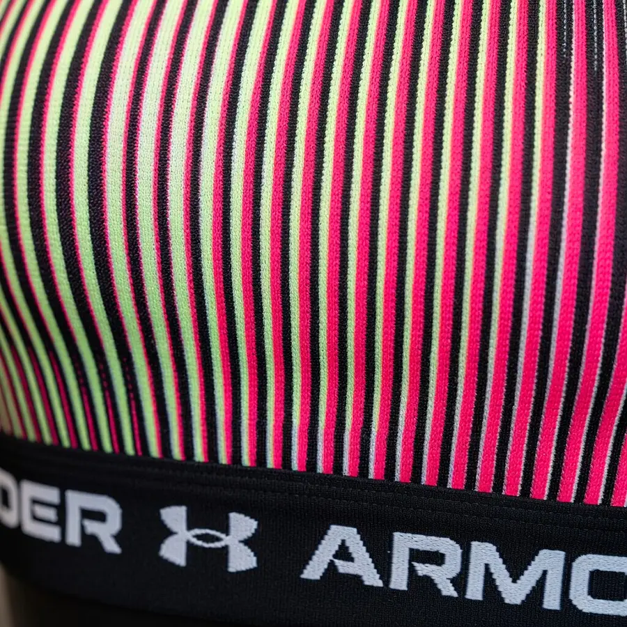 Peto Deportivo Mujer Under Armour Mid Crossback 1361042-002 | Soporte Medio Estable con Espalda Cruzada