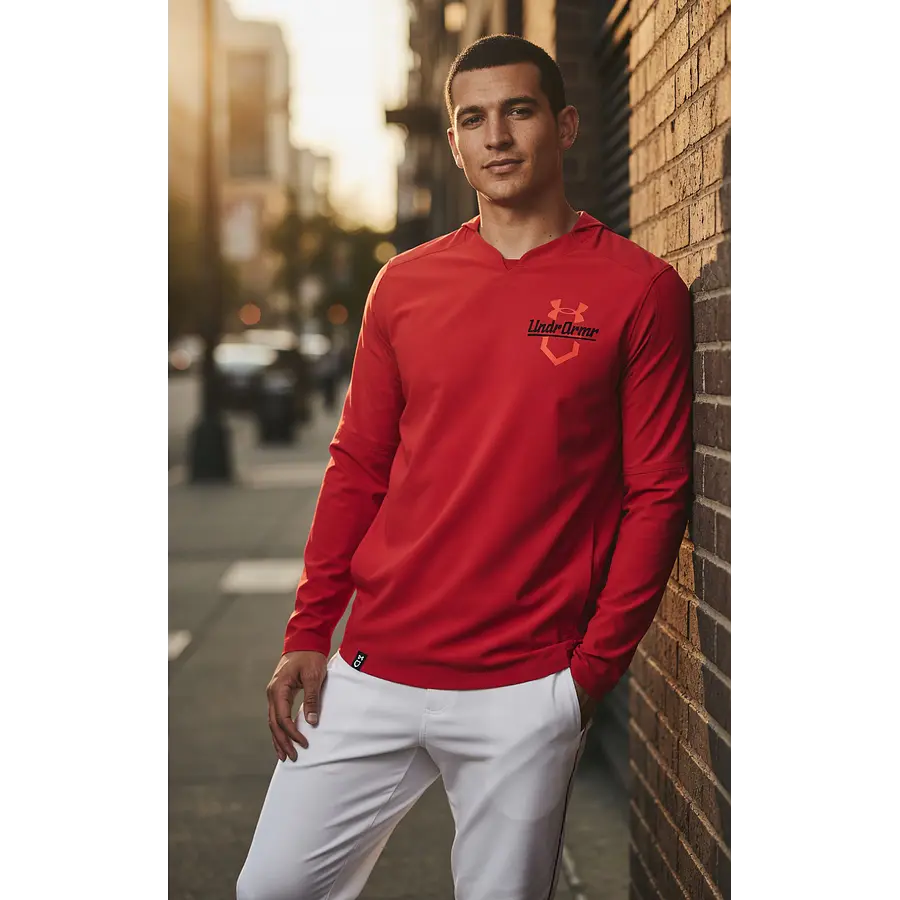 Polerón Under Armour Cage Hombre Rojo con Capucha – Capa Liviana Elástica para Entrenamiento