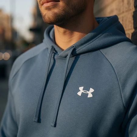 Polerón Under Armour Rival Fleece Hombre Azul 1379861-414 – Abrigo Funcional que Sí Se Usa