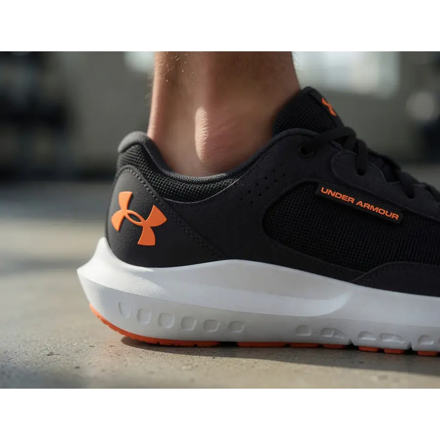 Zapatillas Running Hombre Under Armour Versurge 3028372-003 – Comodidad y Versatilidad para Running Diario