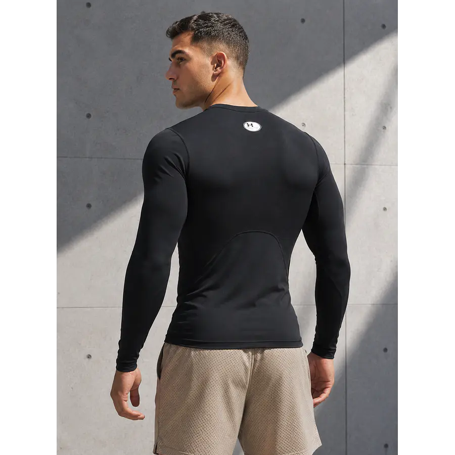 Polera Manga Larga Under Armour HeatGear Hombre Negra – Primera Capa Deportiva de Alto Rendimiento y Control de Temperatura