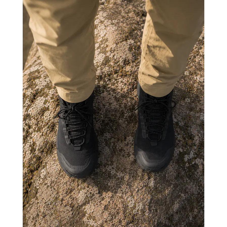 Botas Under Armour Charged Valsetz Mid Hombre Negras – Tactical Outdoor de Alto Soporte y Comodidad Real