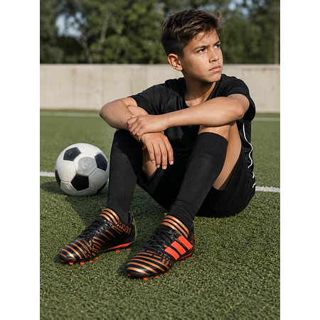 Zapato de Fútbol Infantil Adidas Nemeziz Messi 17.3 FG J – Control, Agilidad y Juego Rápido para Pasto Natural