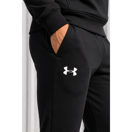 Jogger Under Armour Rival Fleece Hombre Negro – Pantalón Deportivo Fleece para Training y Uso Diario