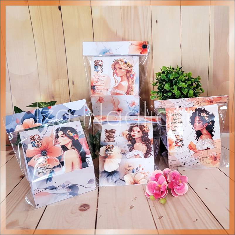 Arquivo Calendário 2025 4 modelos de mini calendários de mesa para lembrancinhas com miolo (mulheres) - iza 3
