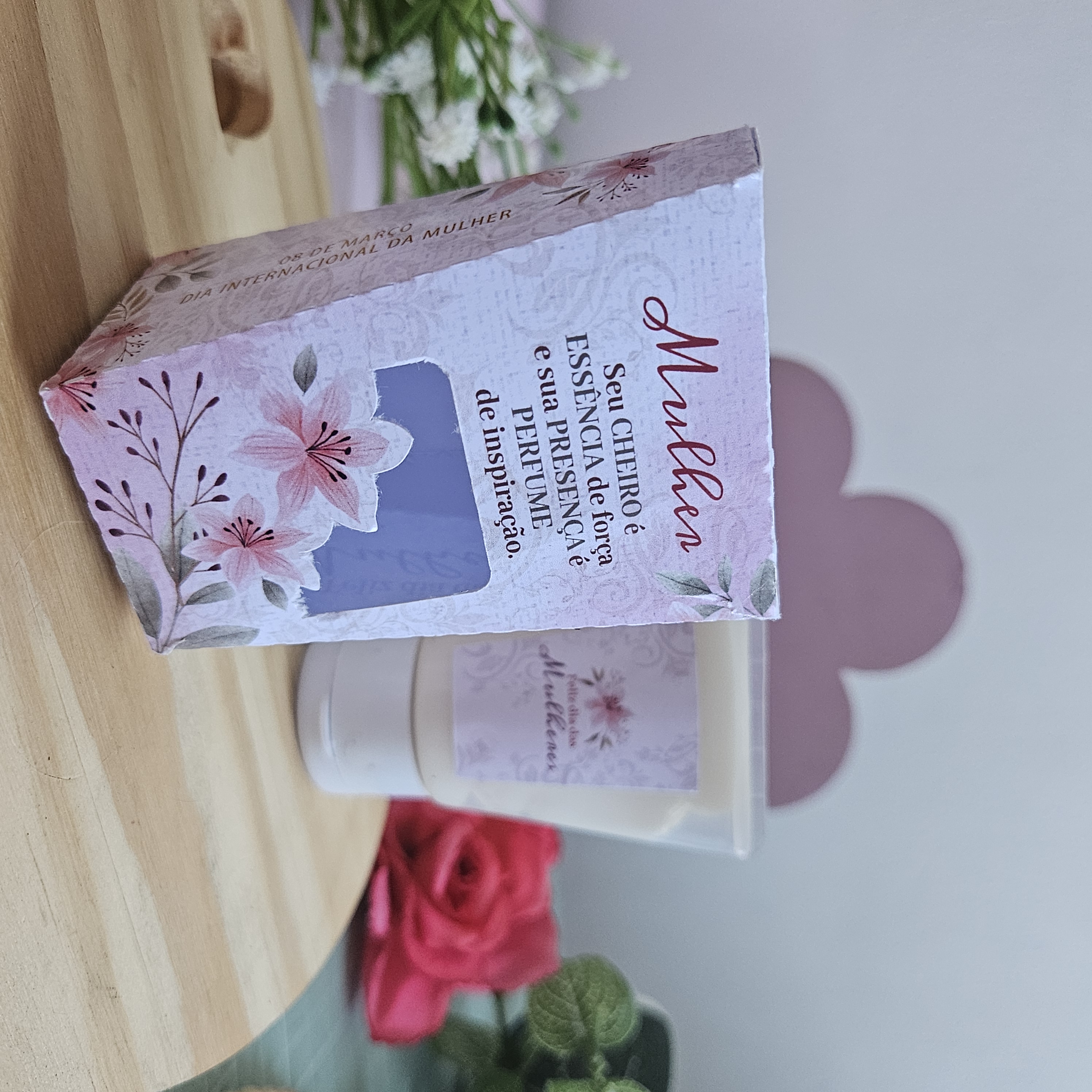 Arquivo Dia da Mulher Caixinha Hidratante  Bisnaga 1