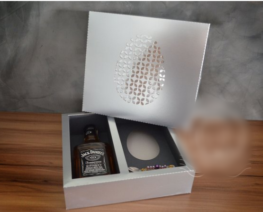 Arquivo Páscoa Caixa Jack Daniels com Berço Ovo de Colher  1