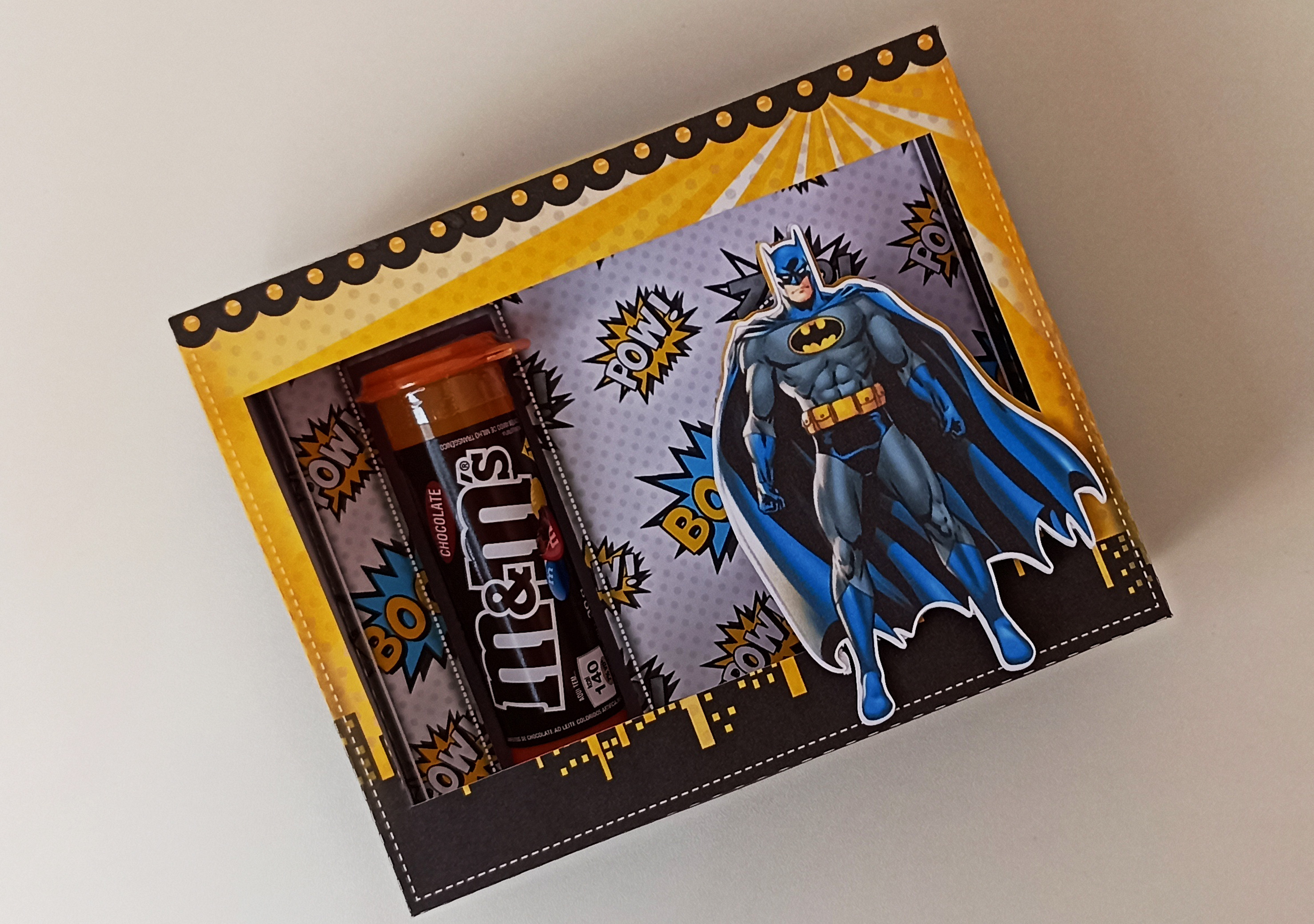 Arquivo Páscoa Caixa Kinder Ovo e M&Ms Batman 1