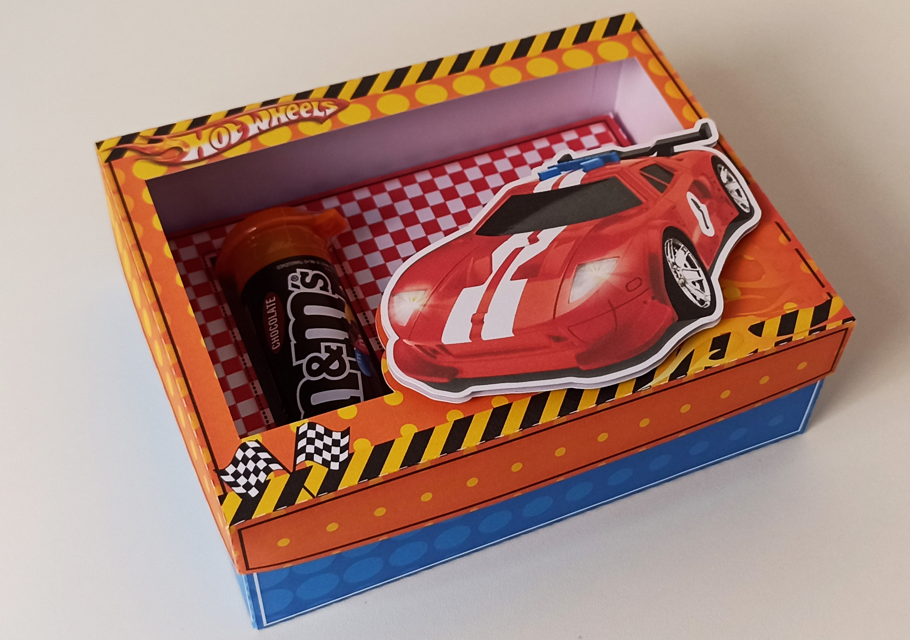 Arquivo Páscoa Caixa Hot Wheels Kinder Ovo e M&Ms 1