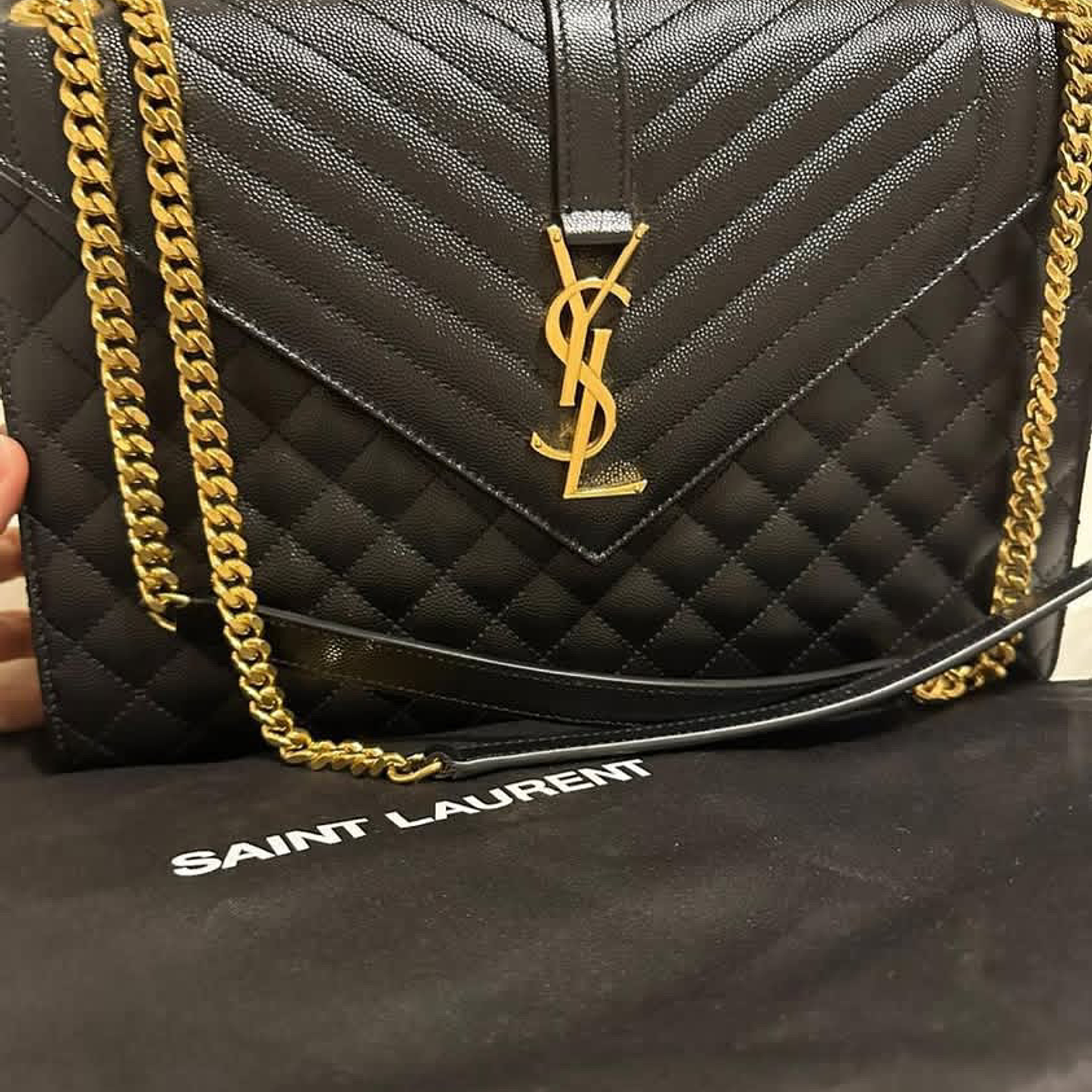 YVES SAINT LAURENT 6