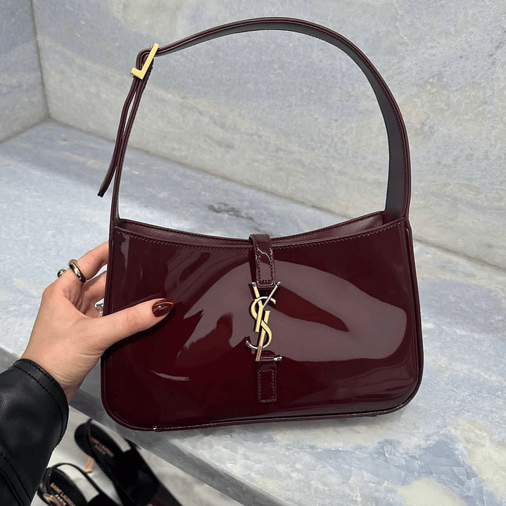 CARTERA YVES SAIN LAURENT 1