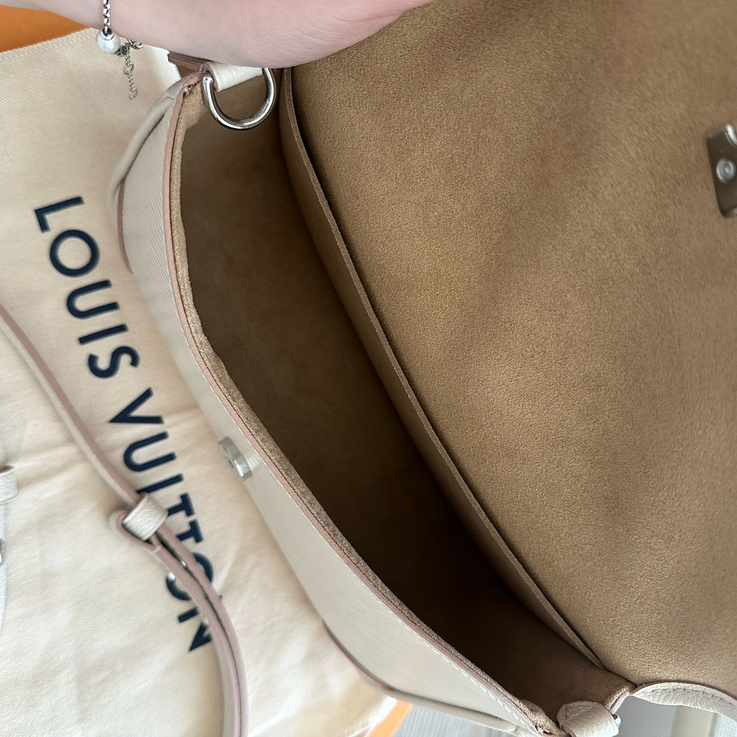 BUCI LOUIS VUITTON 13