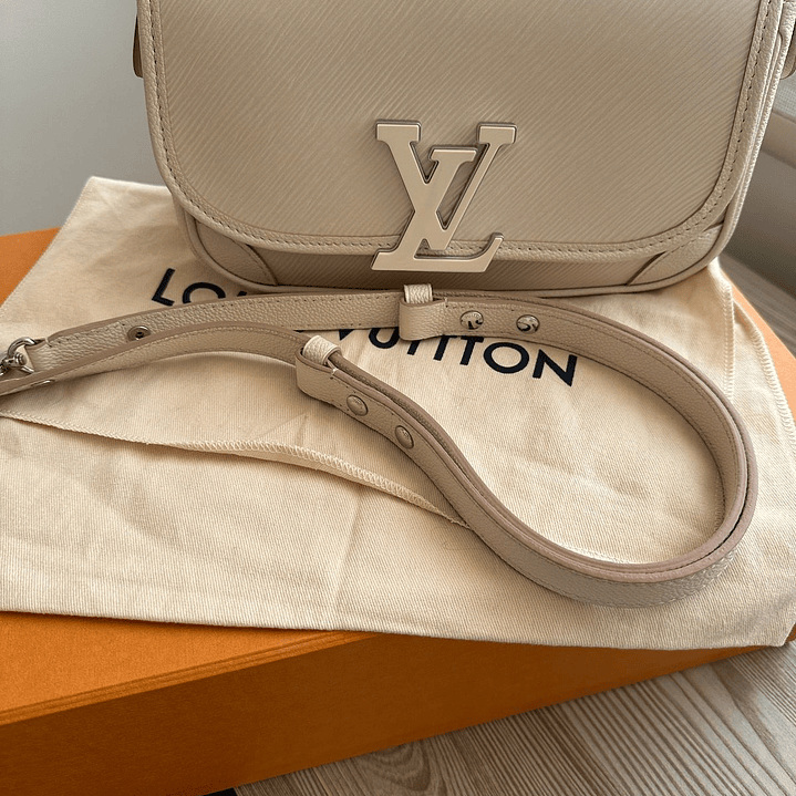 BUCI LOUIS VUITTON 15
