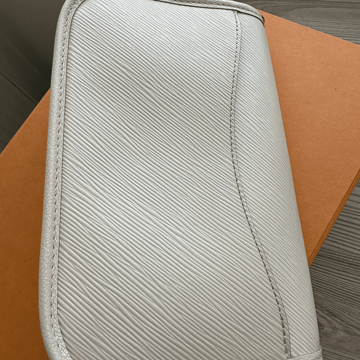 BUCI LOUIS VUITTON 16