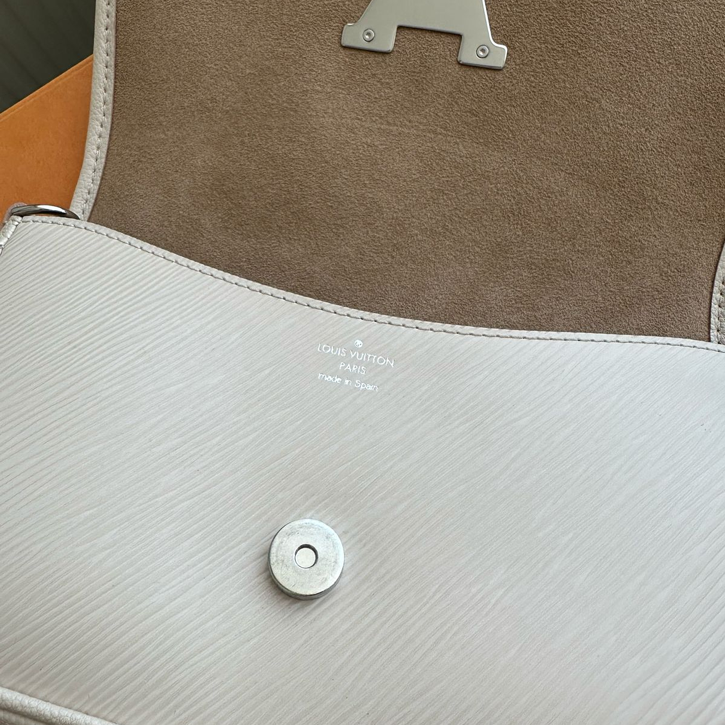 BUCI LOUIS VUITTON 17