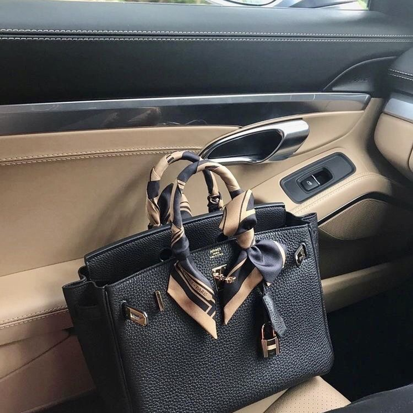 PAÑUELO SALVATORE FERRAGAMO 4