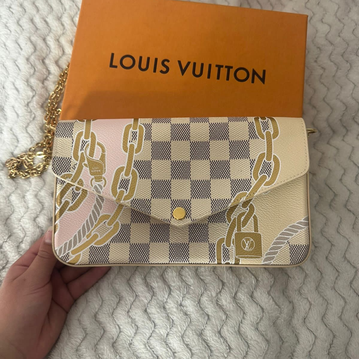 POCHETTE LOUIS VUITTON  3
