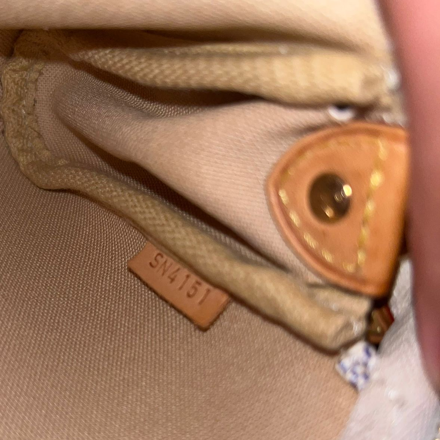 POCHETTE LOUIS VUITTON  4