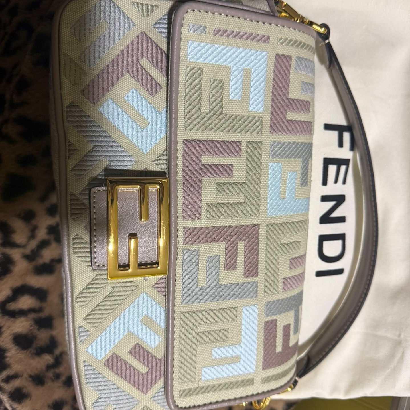 CARTERA HOMBRO FENDI 6