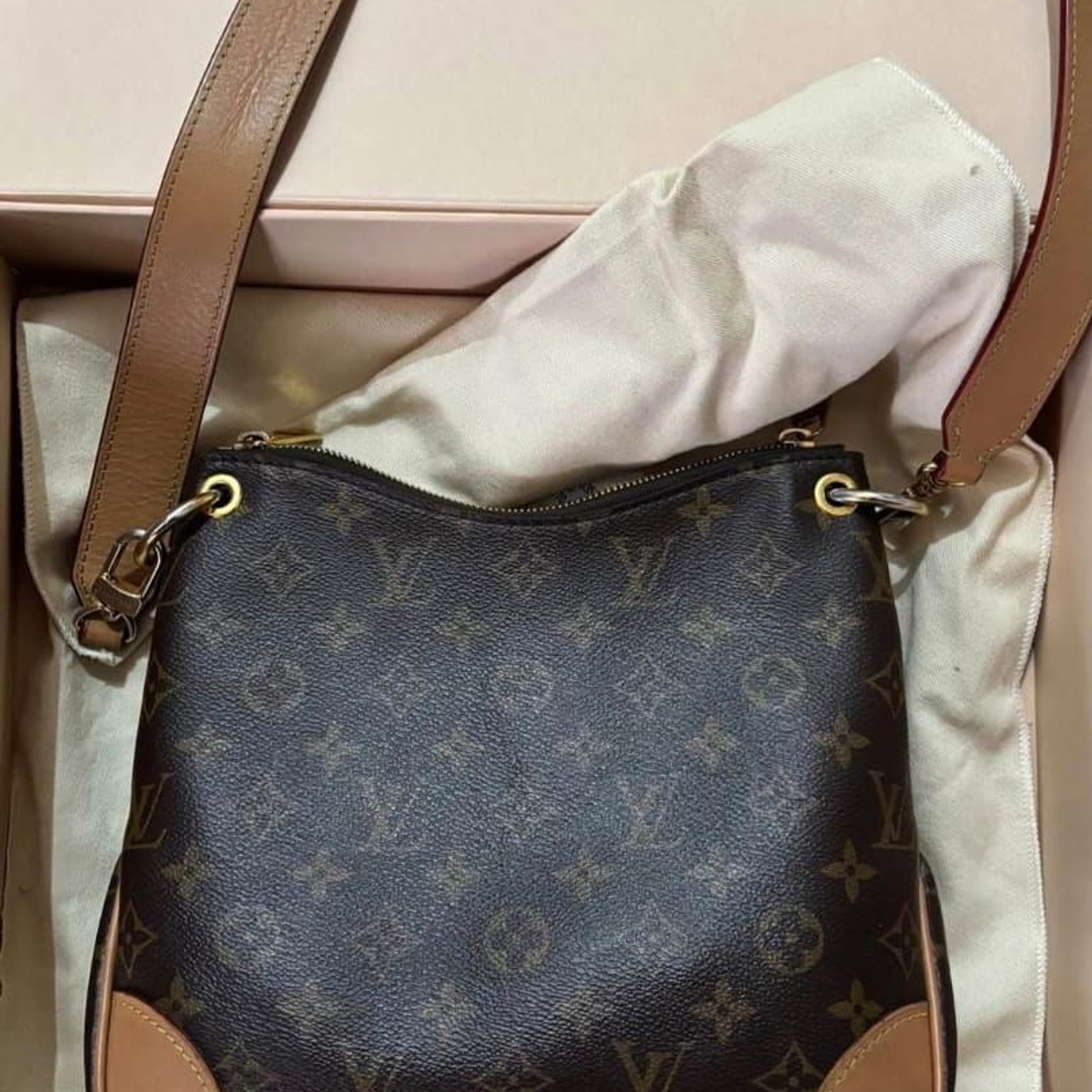 ODEON LOUIS VUITTON  5