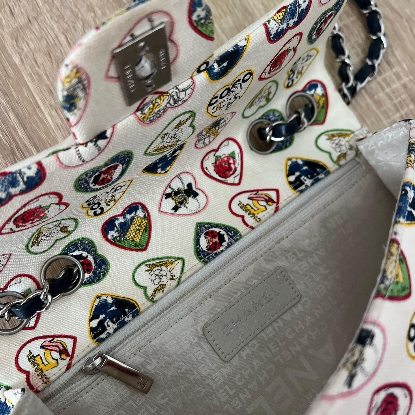 CHANEL Valentine Heart 10