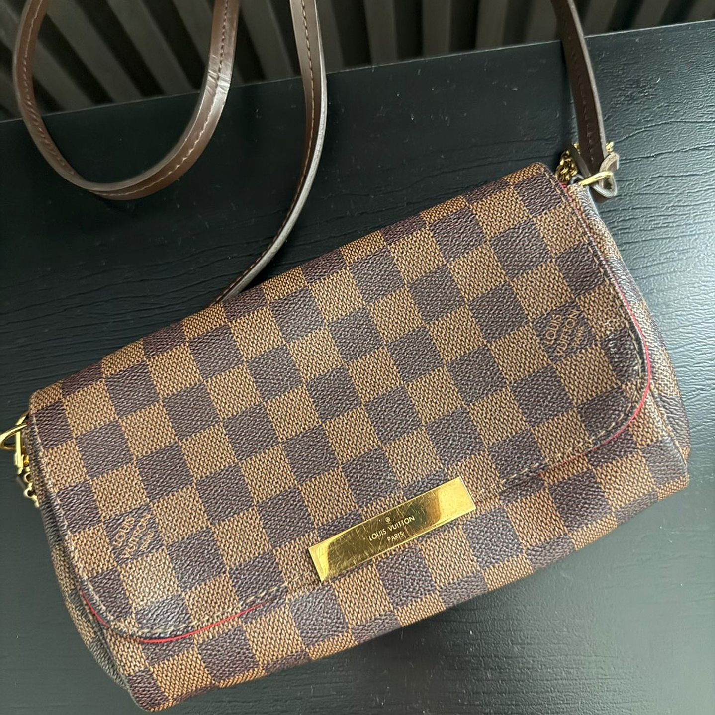 POCHETTE LOUIS VUITTON  2