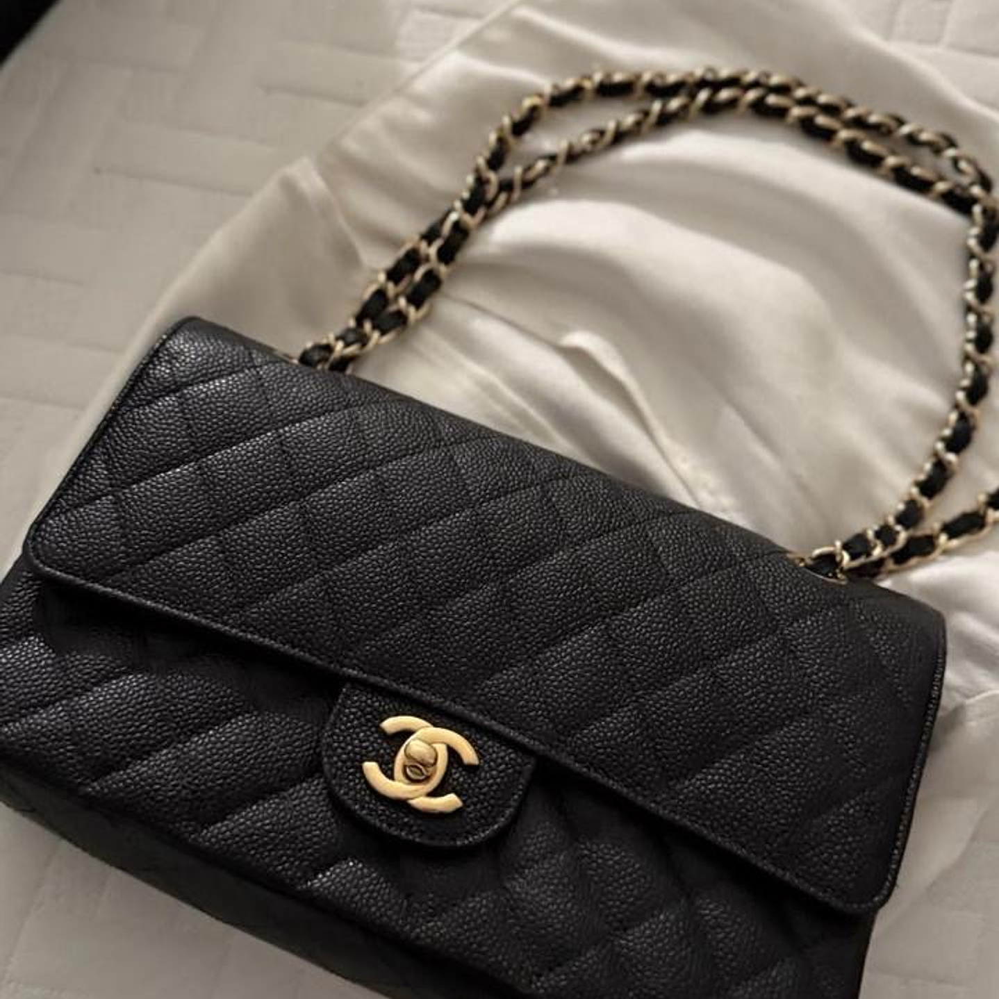CHANEL DOUBLE FLAP MEDIUM 3