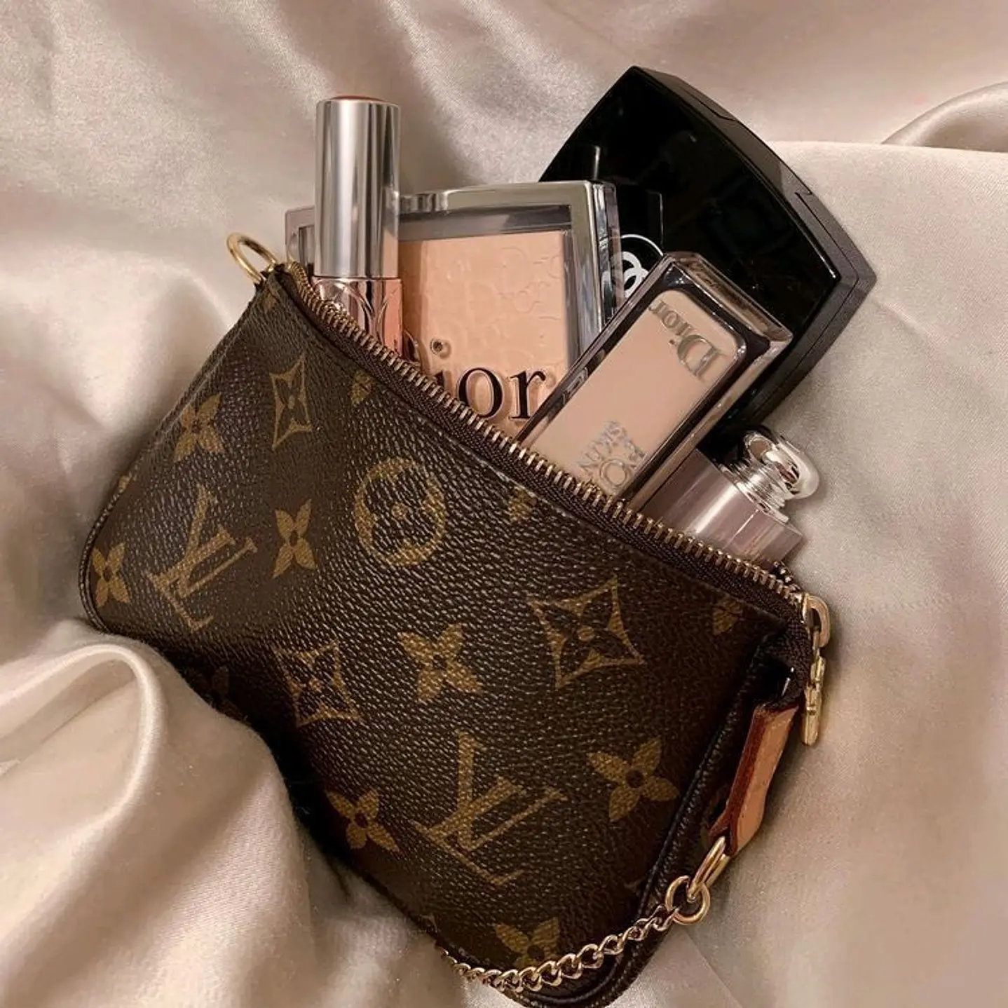 POCHETTE LOUIS VUITTON  2