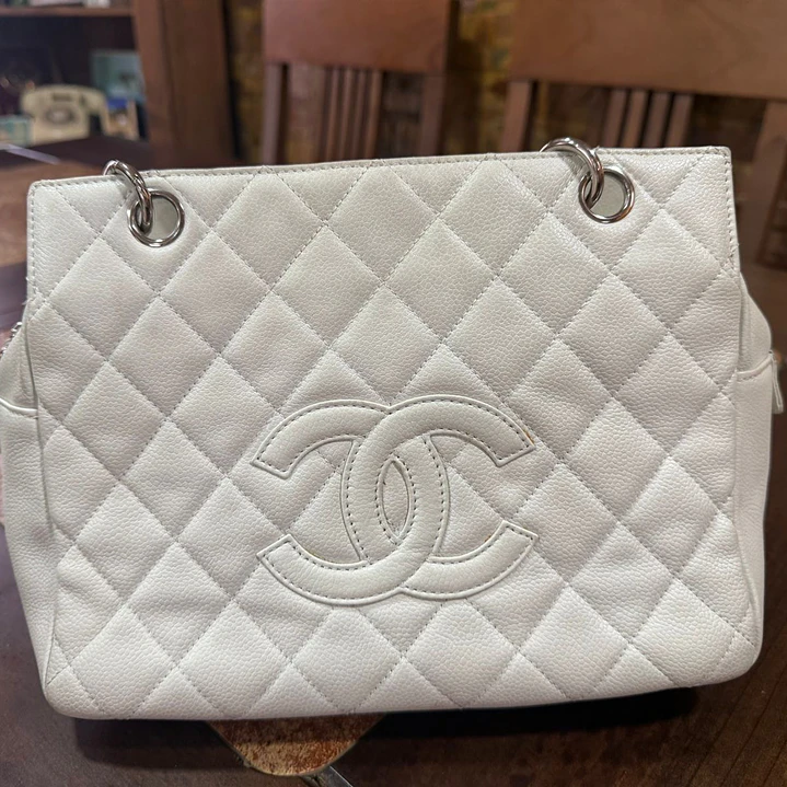 CHANEL BLANCA  11