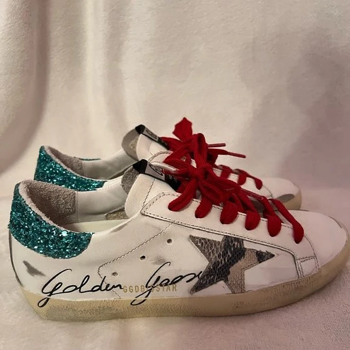 GOLDEN GOOSE  2