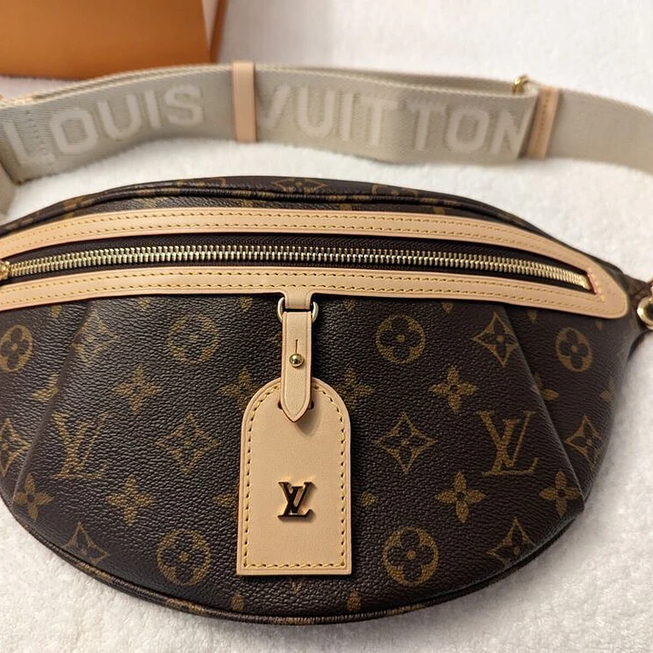 BUMBAG LOUIS VUITTON  4