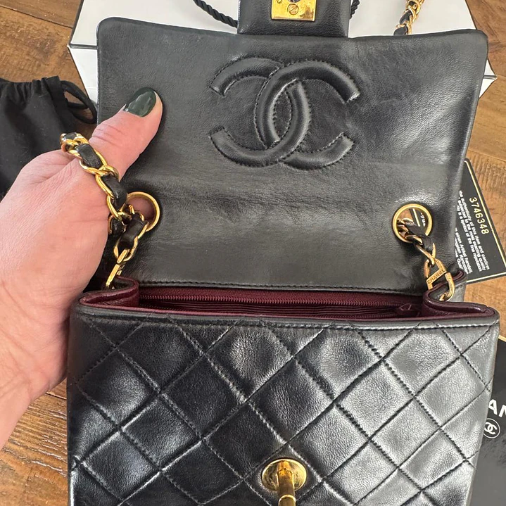 CHANEL  8