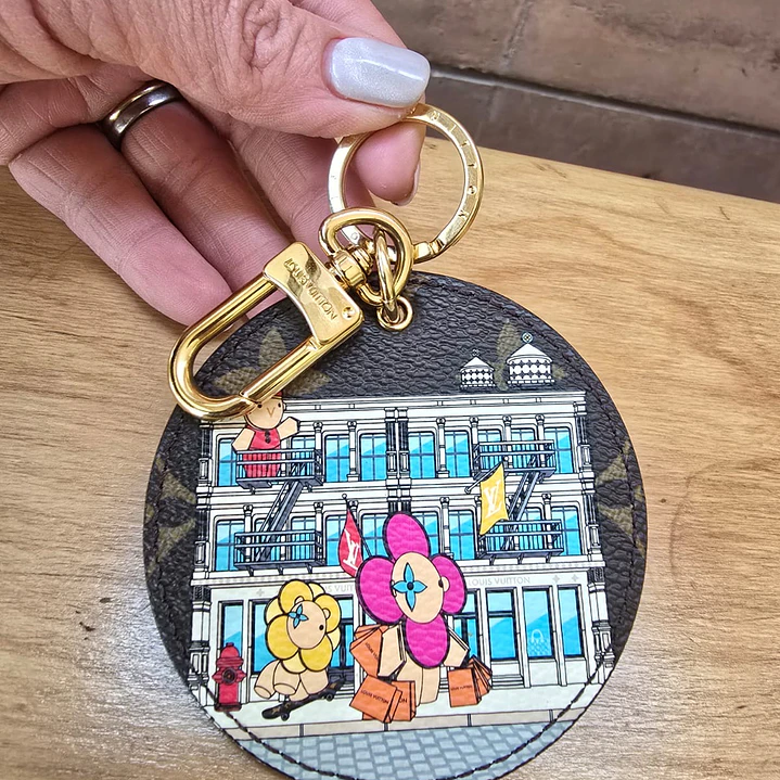 LLAVERO LOUIS VUITTON  1